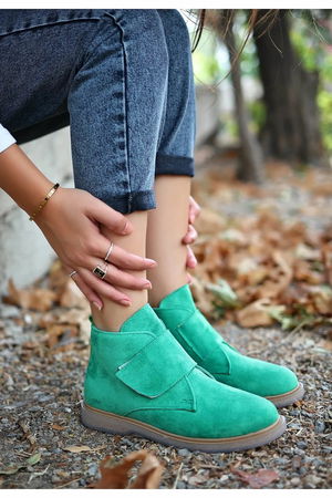 Zeon Green Suede Boots